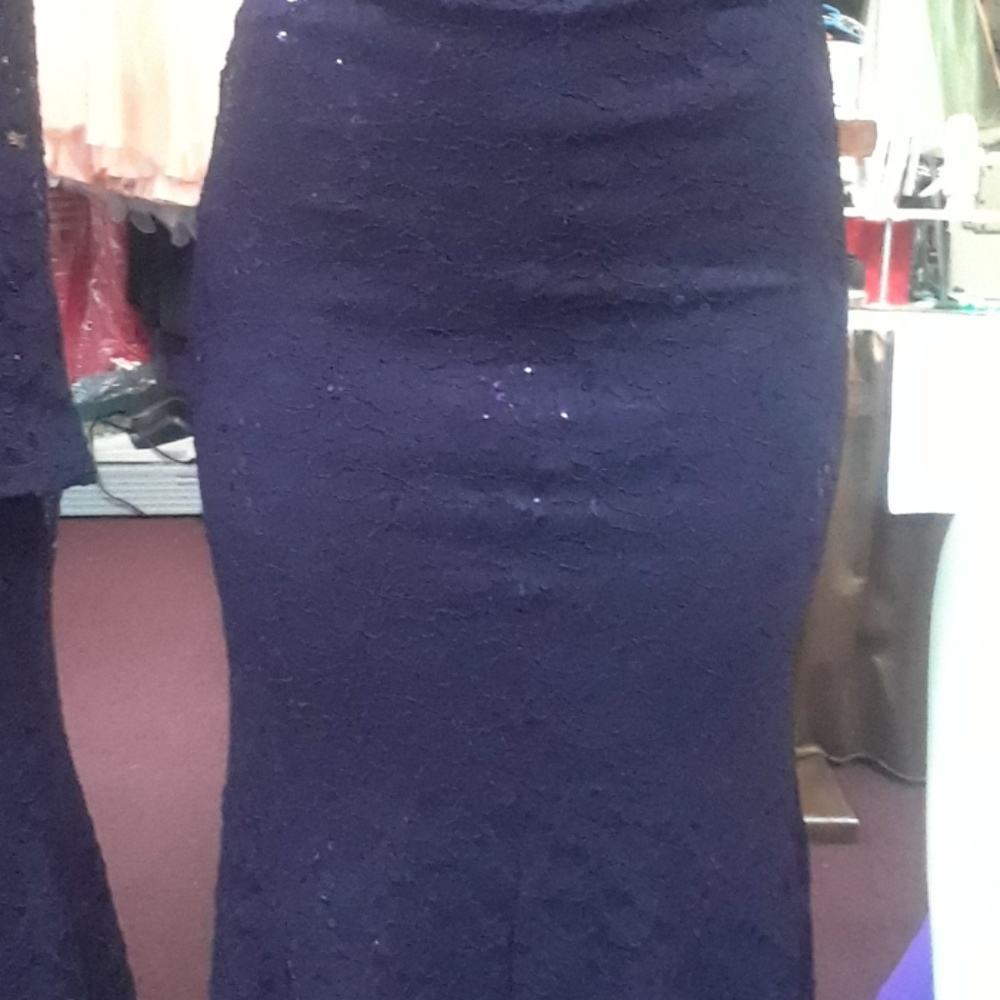 Party Dress For Events - Picture 3 of 3